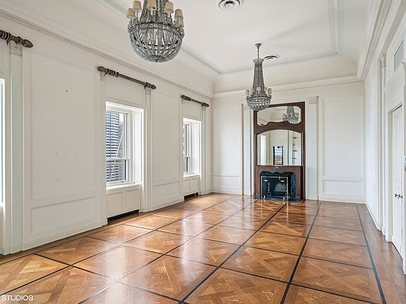 5th image of 1530 N State Pkwy #Penthouse