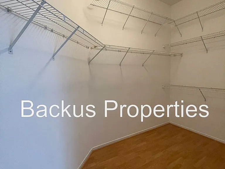 10 Elizabeth Cir — Photo 14