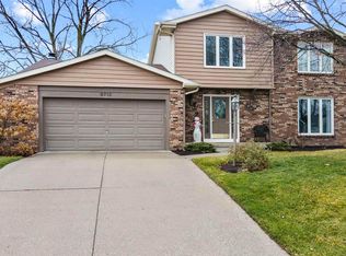 8712 Dunmore Ln, Fort Wayne, IN 46804