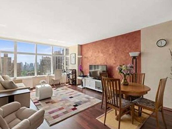 4th image of 160 W 66th St #20EE