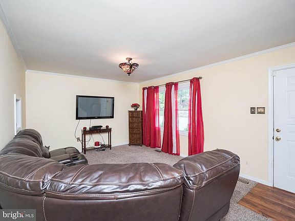 2nd image of 1705 Walleye Dr