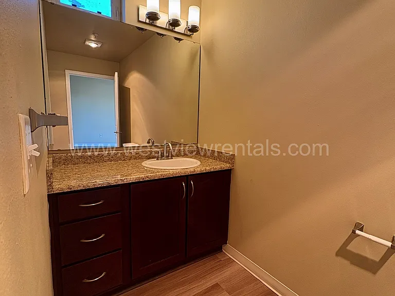 200 E Maple St — Photo 225