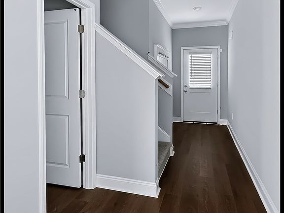 3rd image of 318 Broadfoot Ave
