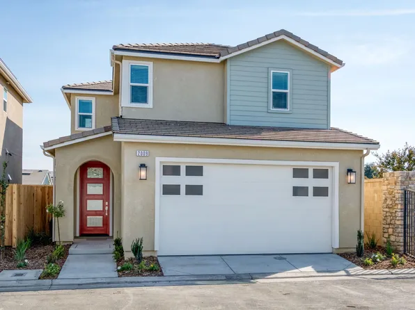 2009 N Rogers Ln, Clovis, CA 93619