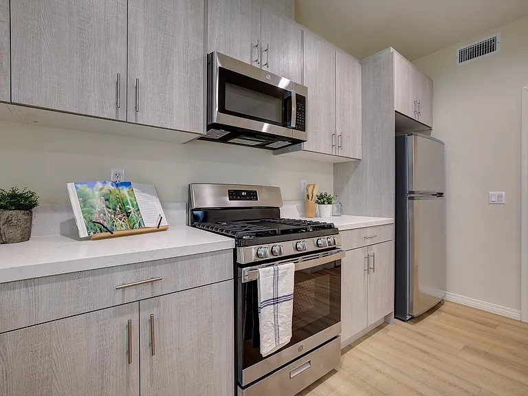 3741 Jefferson St #17 — Photo 2