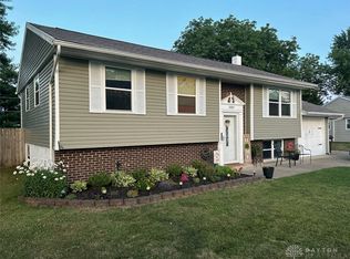 1859 Commonwealth Dr, Xenia, OH 45385