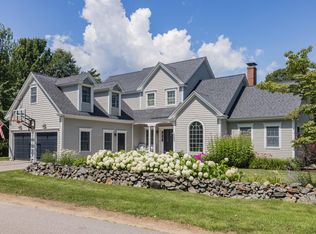 14 Woodland Ave, Kennebunk, ME 04043
