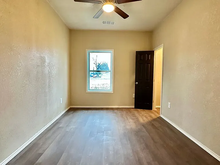 1320 Orient St — Photo 13