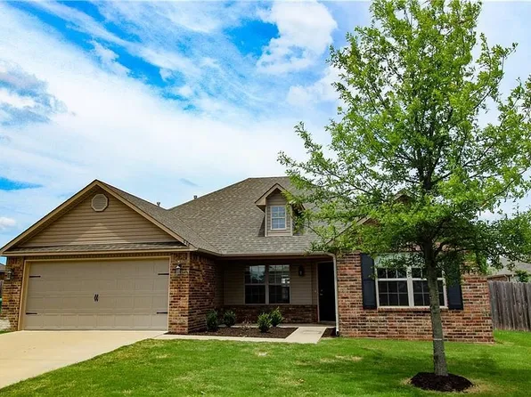 530 Lasso Ln, Centerton, AR 72719