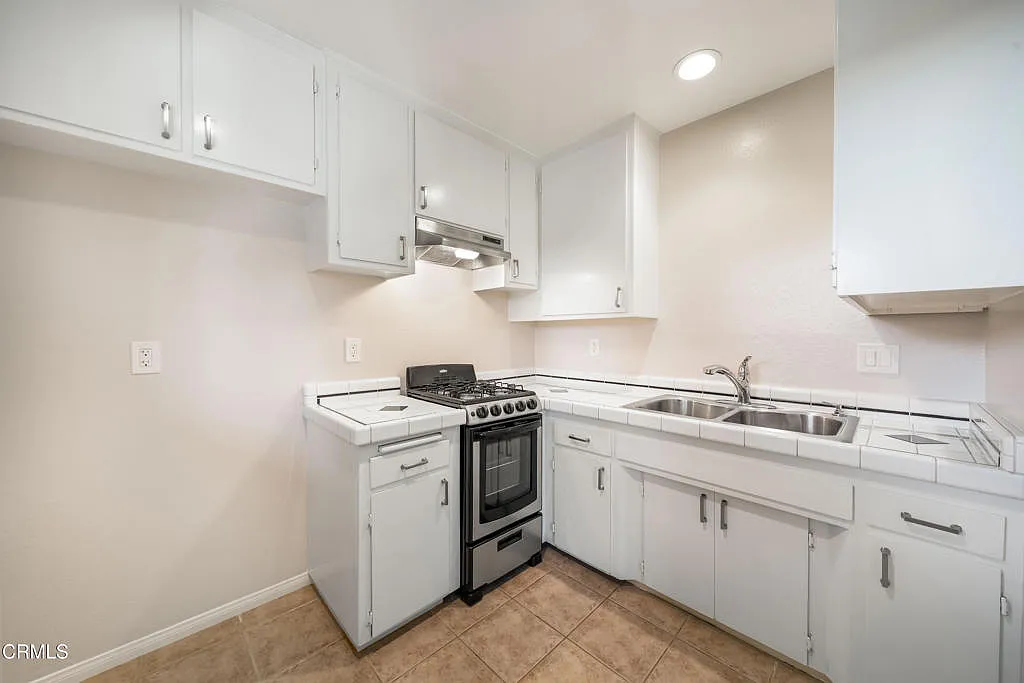 1 bed, 1.0 bath, 650 sqft, $2,095 — Photo 3