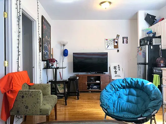 Rented by Dynamik Realty | media 18