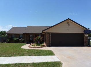 312 NW 4th St, Cache, OK 73527
