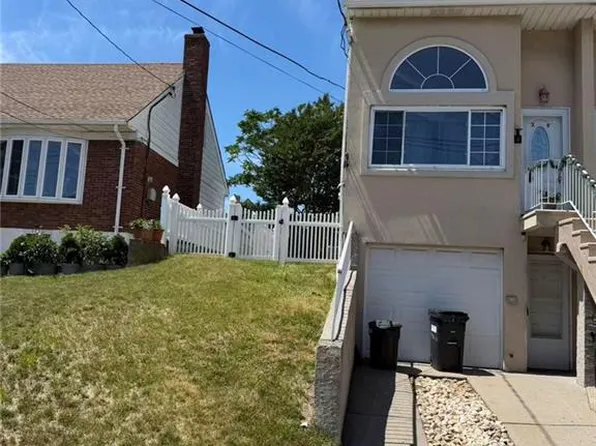 39 New Ln, Staten Island, NY 10305