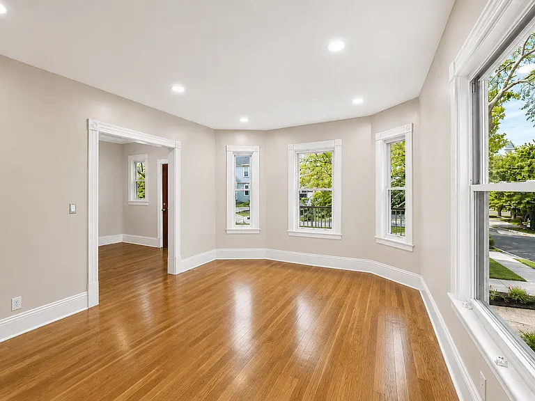 13 Weir St — Photo 12