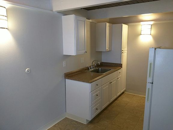 Kitchen - Comepletely remodeled