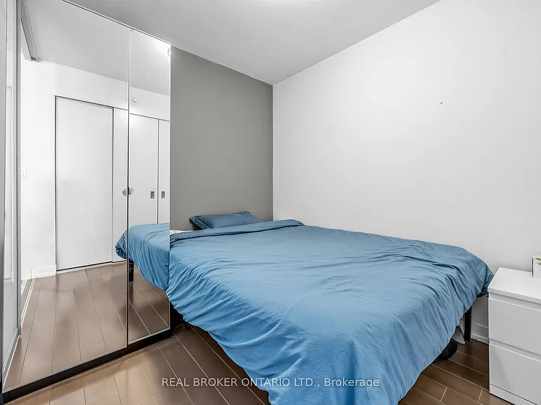 170 Fort York Blvd #407 — Photo 29