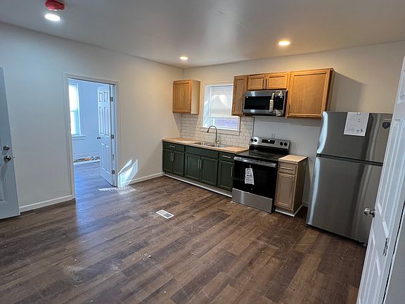 2nd image of 3956 Pennsylvania Ave APT 1S