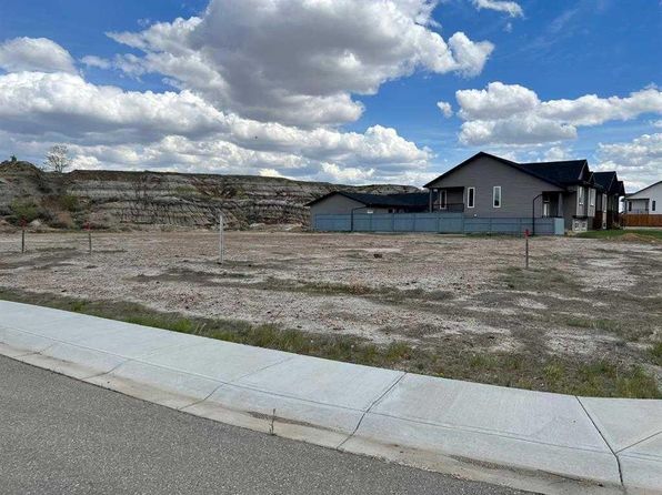 176 10th Ave SE, Drumheller, AB T0J 0Y6