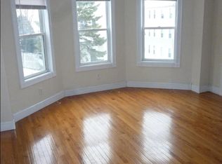 85 Seymour St APT 3, Worcester, MA 01610