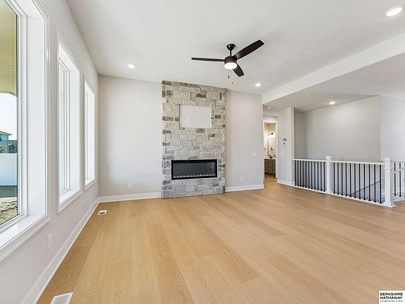 5th image of 6307 N 209th St