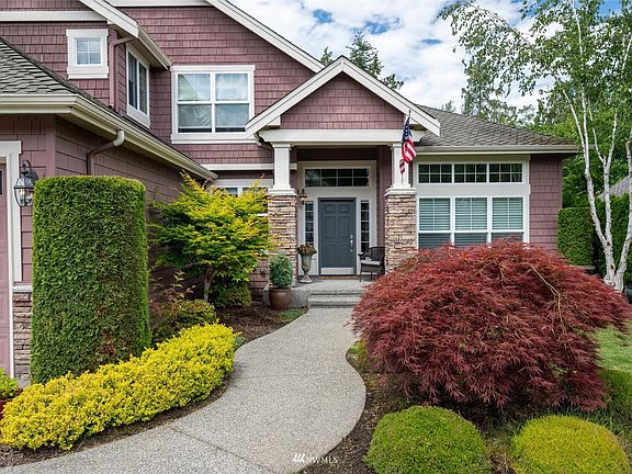 3rd image of 4701 Parkview Ln