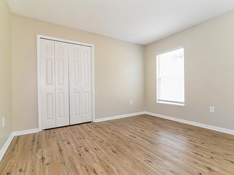 1064 Remington Ave — Photo 12