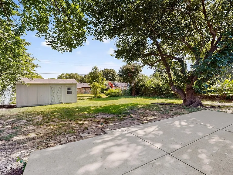 303 Westwood Dr — Photo 21