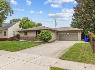 826 W Weiland Ave, Appleton, WI 54914