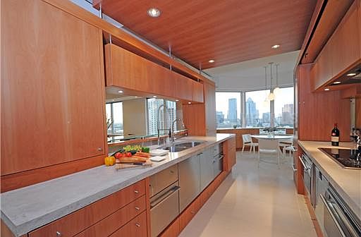 5th image of 371 Channelside Walkway Way #1702