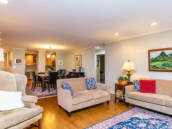 5th image of 1516 Hinman Ave APT 401