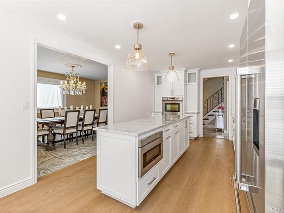 4th image of 22 Delaware Avenue