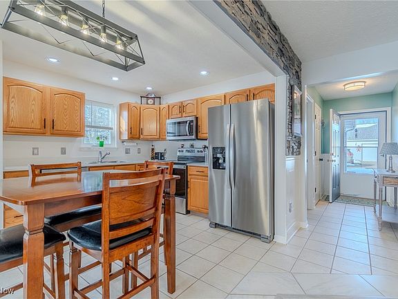 5th image of 551 Heatherwoods Dr