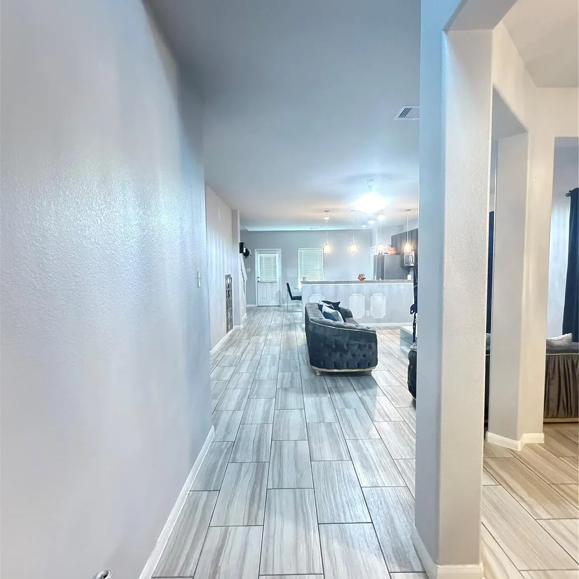 4 bed, 2.5 bath, 2320 sqft, $2,700 — Photo 3