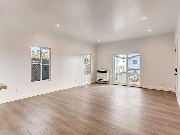 3rd image of 230 N Berendo St #232