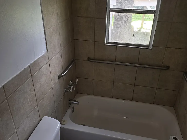 1716 Karen Ln #2 — Photo 8