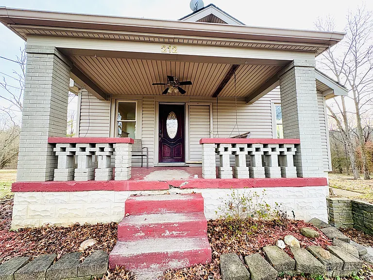 212 W 4th St — Photo 17