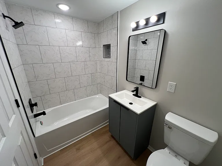 MacArthur Apartments — Photo 11