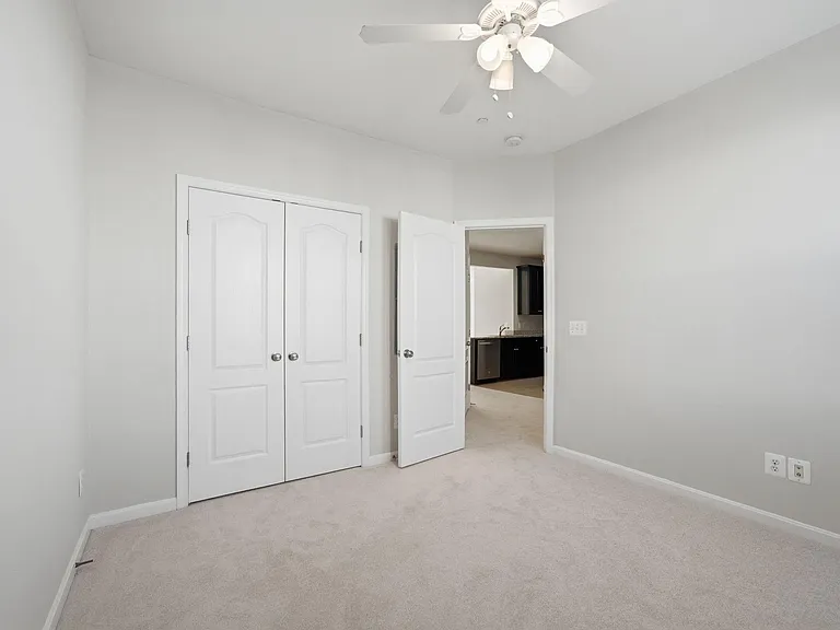 24678 Byrne Meadow Sq — Photo 21