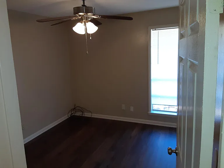 204 S Rosanah St — Photo 11