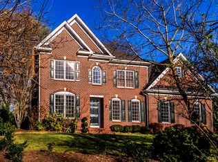 2753 Sutton Rd, Vienna, VA 22181