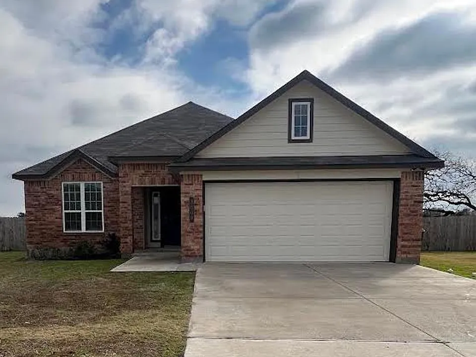 3809 Centerfire Rd