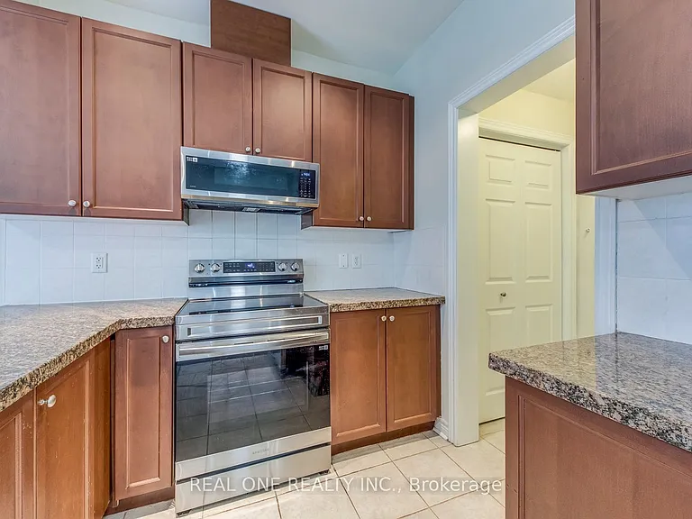 2319 Stone Glen Cres — Photo 9