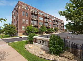 1901 E Hennepin Ave Unit 305, Minneapolis, MN 55413