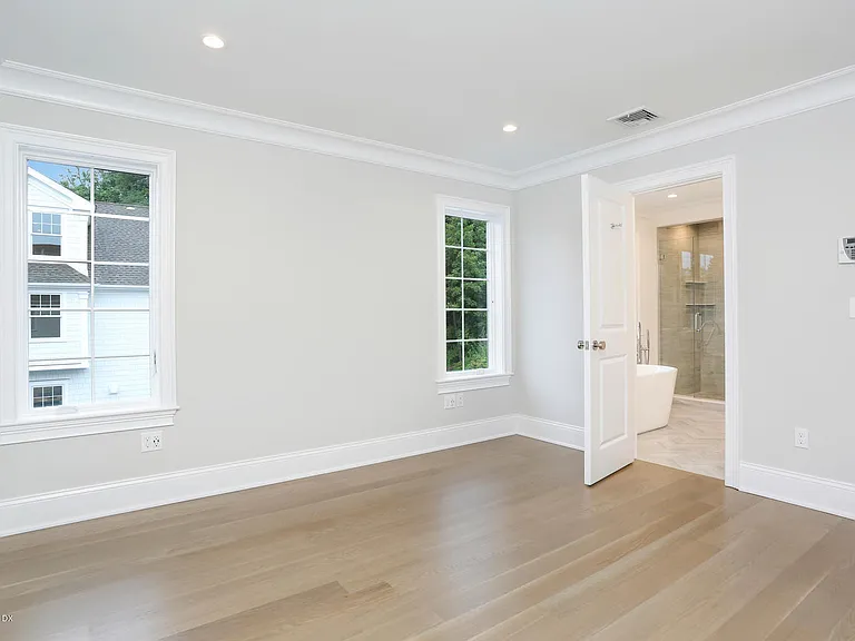257 Bruce Park Ave #B — Photo 13