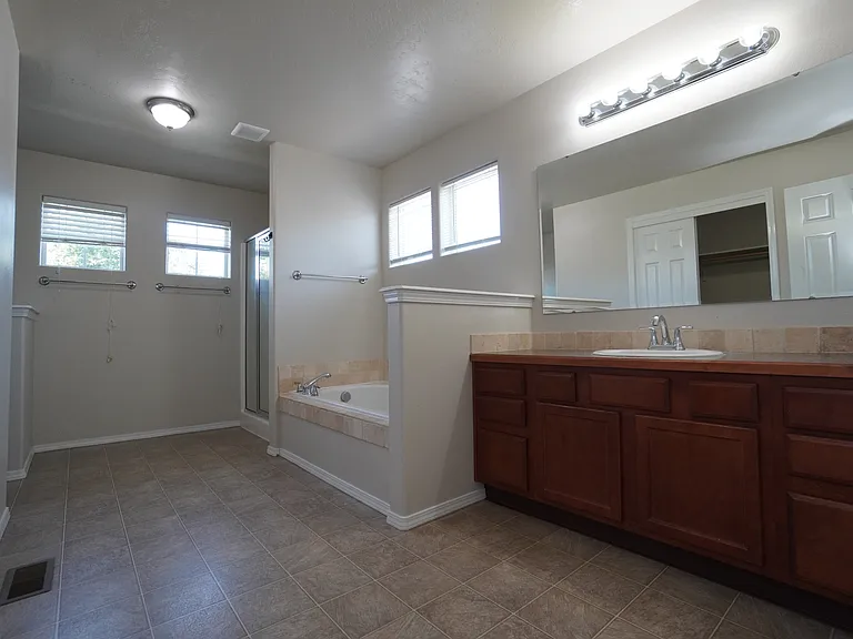 2934 NW 11th Ave — Photo 22