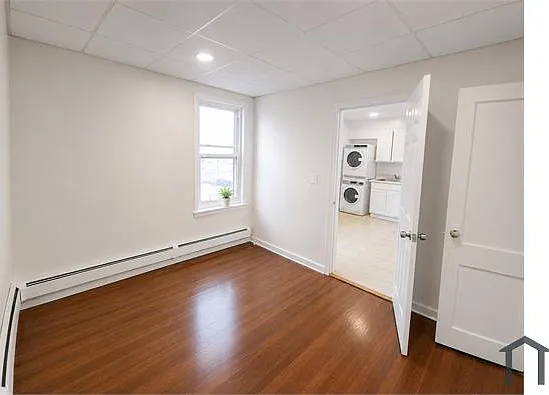 185 Cowles St #2 — Photo 5