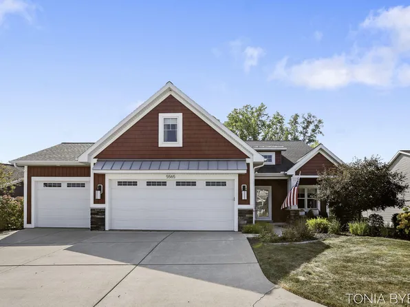 5565 Albright Ave SW, Wyoming, MI 49418