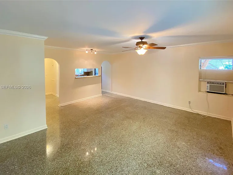 115 NE 14th Ave #1 — Photo 3