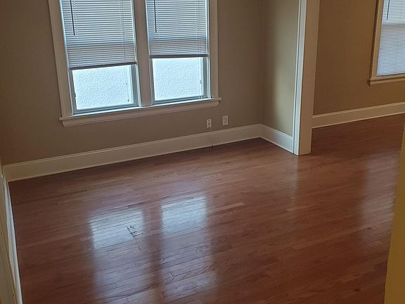5th image of 3644 10th Ave S APT 202