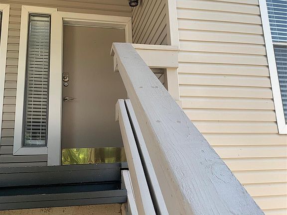 2nd image of 154 April Point Dr N Unit 154